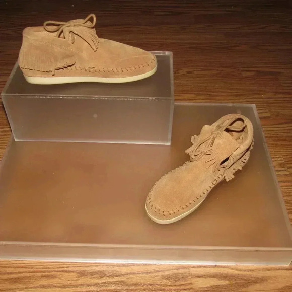 MINNIETONKA Women’s 457 Venice Ankle Booties Brown Suede Fringe Moccasin Shoes 6 - Picture 1 of 6